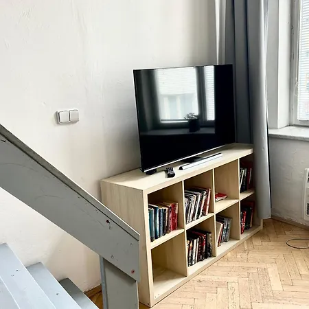 Party House - Ve Smeckach 18, Center!! Apartment