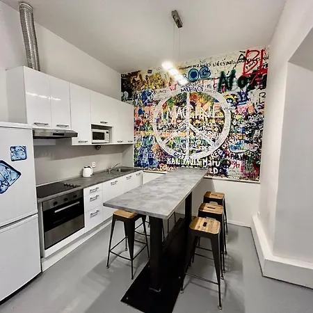 Party House - Ve Smeckach 18, Center!! *