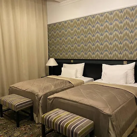 Savoy 4*