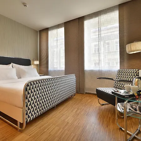 Hotel Three Crowns