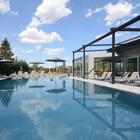 Aura Design & Garden Pool Prague