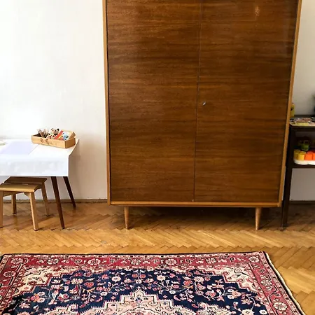 Spacious - Free Parking! Apartment