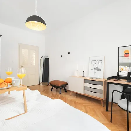 Stru House By Days - Luxurious Next To National Theatre * Prag
