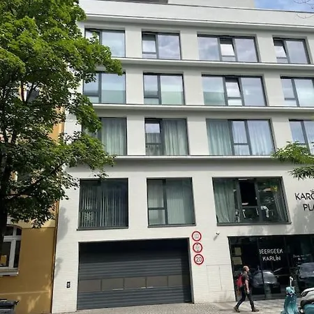Karel With Garage Parking Apartment