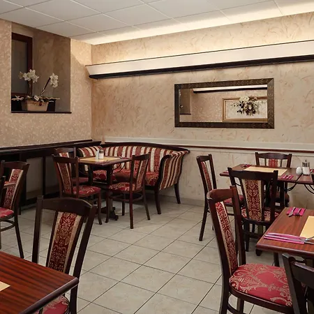 Alqush Downtown Hotel Prag