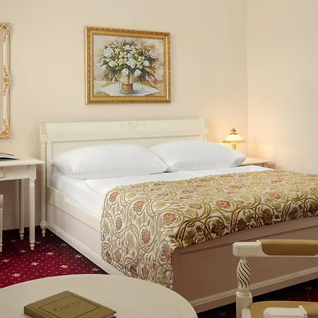 Alqush Downtown 4*