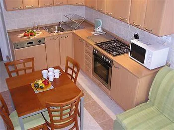 Na Smetance Aparthouse Hotel