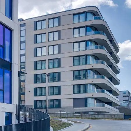Private Rezidence In Apartment *