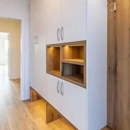 Apartment Luxurious Near The Center - Entire Unit *