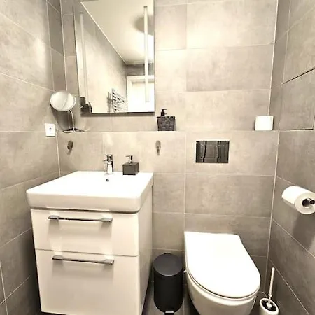 Apartment Luxurious Near The Center - Entire Unit Prague