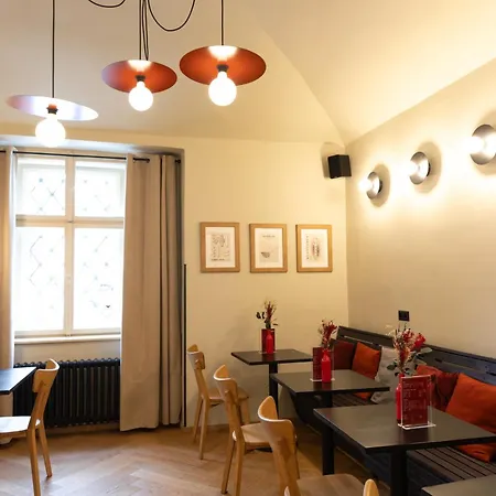 Hostel Sir Toby's Midtown Prague