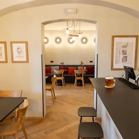 Hostel Sir Toby's Midtown *