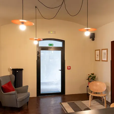 Sir Toby's Midtown Hostel