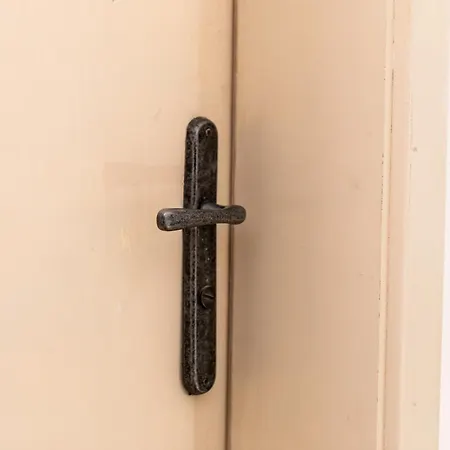 Sir Toby's Midtown Hostel *