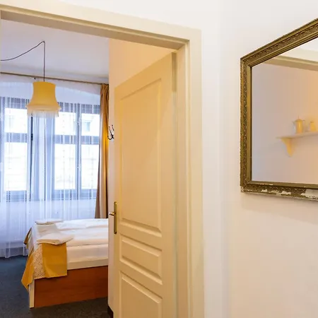 Sir Toby's Midtown Hostel Prague