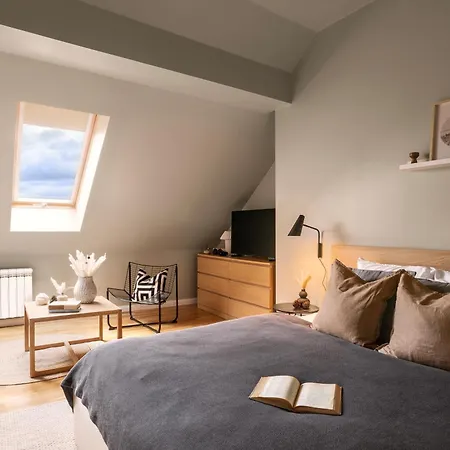 Turnkey I Karlin Square Apartment *