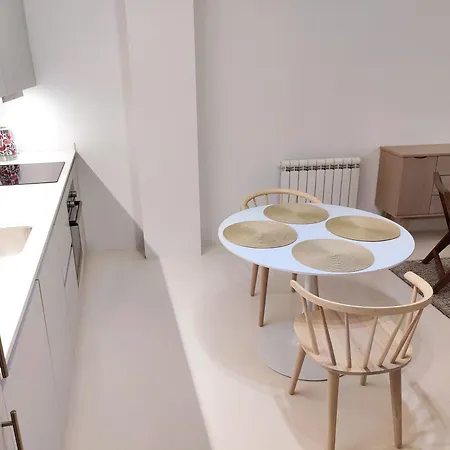 Apartment With Private Courtyard Prague