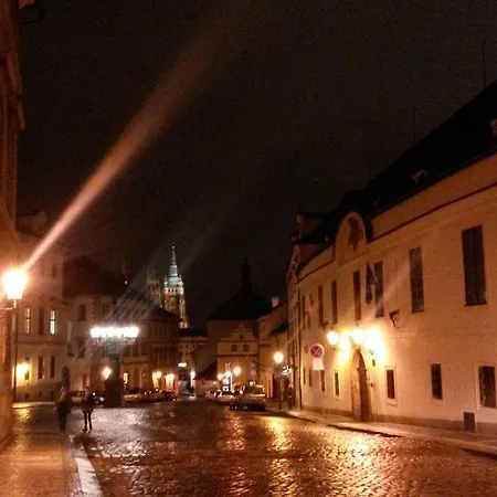 Loretanska * Prague