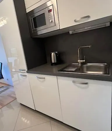 Garden Tower - Parking Apartment Prague