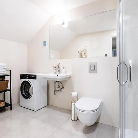 Turnkey I Karlin Square Apartment *