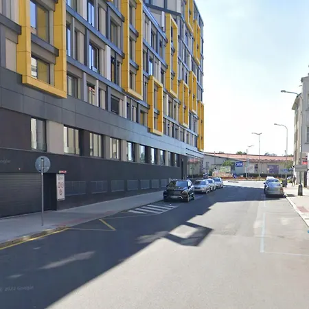 Apartmán O2 Arena Holliday Suites