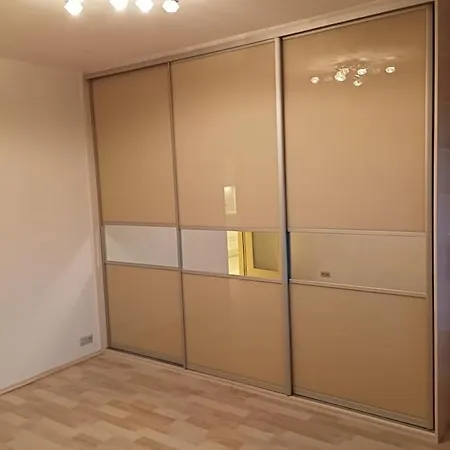 Spacious Modern 3 Bedroom Aparment Prague