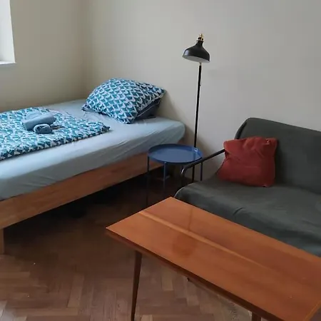 Spacious Modern 3 Bedroom Aparment Prague