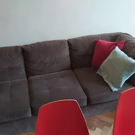 Spacious Modern 3 Bedroom Aparment