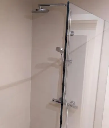 Spacious Modern 3 Bedroom Aparment *