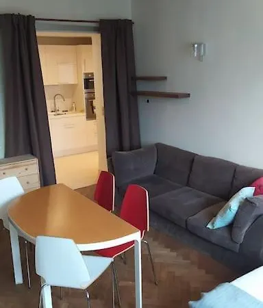 Spacious Modern 3 Bedroom Aparment Prague