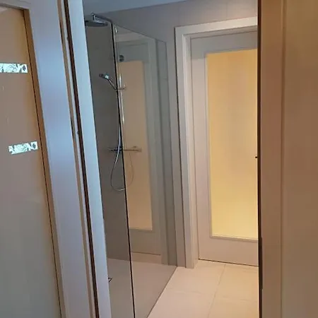 Spacious Modern 3 Bedroom Aparment * Prague