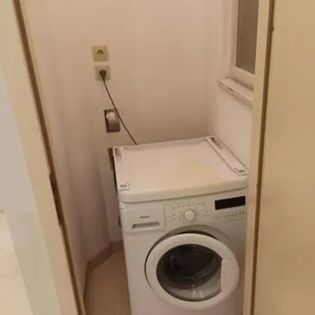 Apartment Spacious Modern 3 Bedroom Aparment *