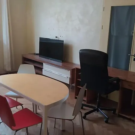 Spacious Modern 3 Bedroom Aparment