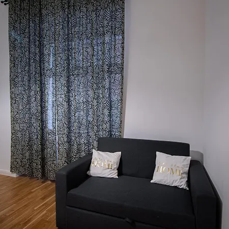Helen New Chain Florenc Apartment