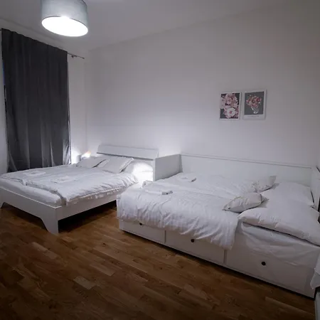 Helen New Chain Florenc Apartment