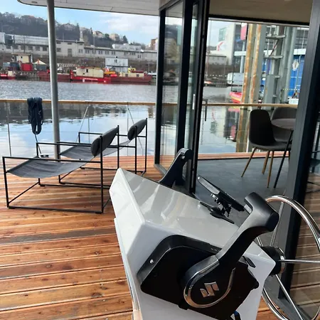 Stream Botel