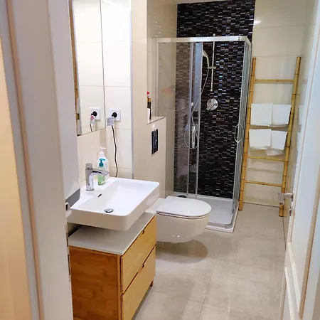 Apartment With Private Courtyard Prague