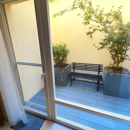 With Private Courtyard Apartment Prague