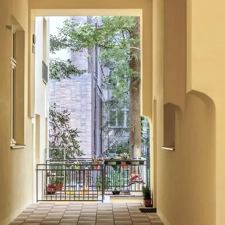 With Private Courtyard * Prague
