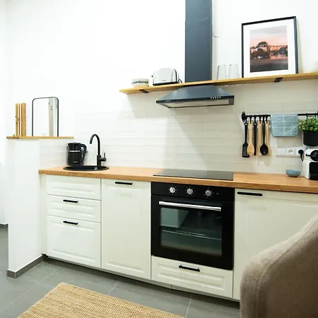 Apartment Modern & Spacious Near The Old Town *
