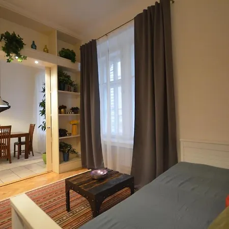 Grand Luxury - Sammlung Hastalska Apartment *