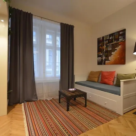 Grand Luxury - Sammlung Hastalska Apartment *