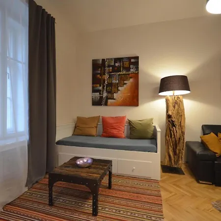 Grand Luxury - Sammlung Hastalska Apartment *