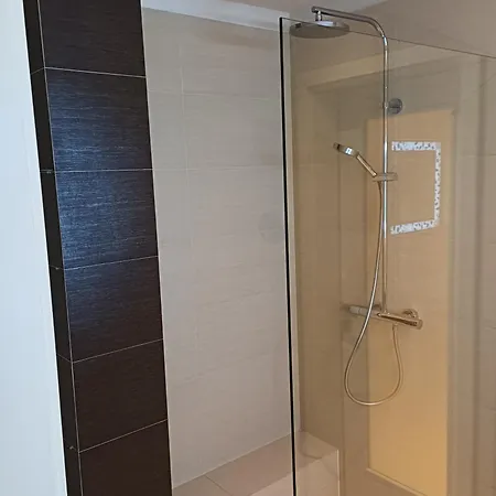 Spacious In 6 Near Center Alloggio in famiglia