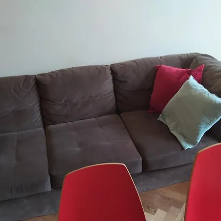 Spacious In 6 Near Center Praga