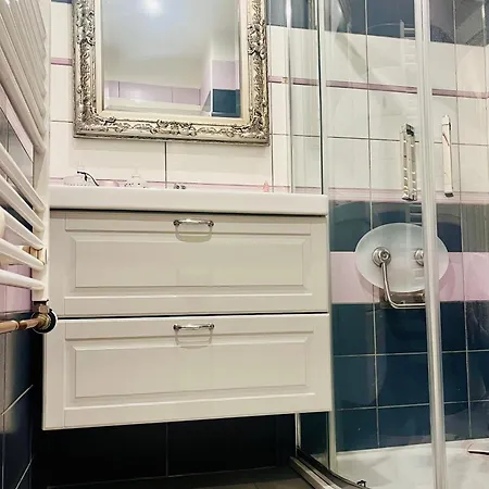 Apartment Moderni Na Hluboke V Praze - Idealni Pro 4