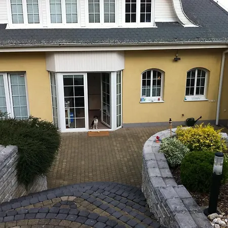 Beautiful House In With Parking Homestay Prague