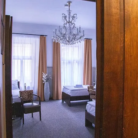 Alojamento de Acomodação e Pequeno-almoço Old House 3*