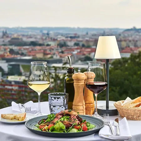 Nh Collection Hotel 4*