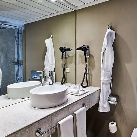 Nh Collection Hotel 4*
